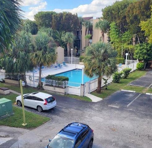 14421 N Kendall Dr 105M, Miami, FL 33186