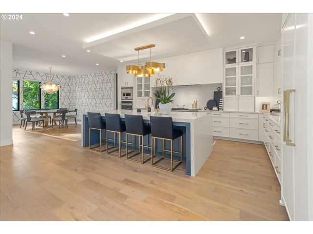 13305 AMBER Pl, Lake Oswego, OR 97034