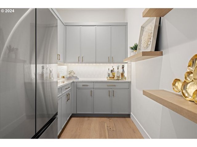 13305 AMBER Pl, Lake Oswego, OR 97034