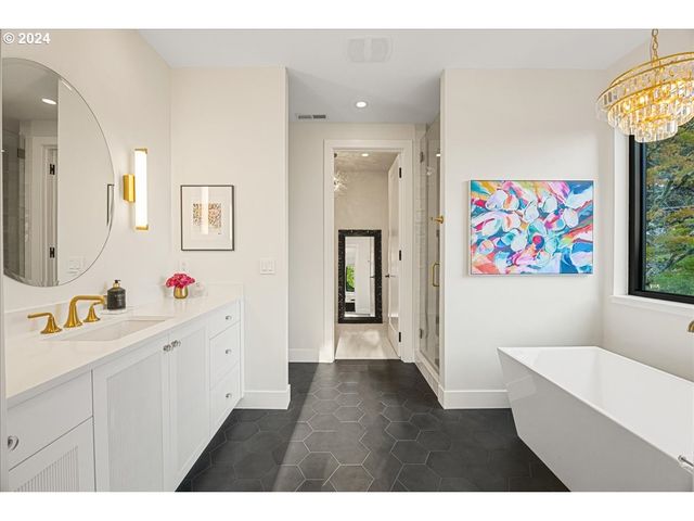 13305 AMBER Pl, Lake Oswego, OR 97034