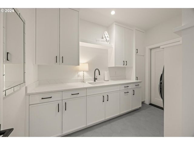 13305 AMBER Pl, Lake Oswego, OR 97034