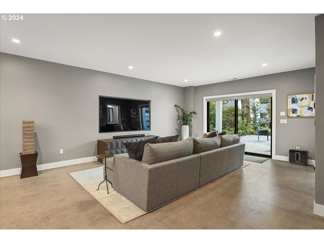 13305 AMBER Pl, Lake Oswego, OR 97034