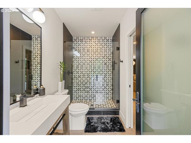 13305 AMBER Pl, Lake Oswego, OR 97034