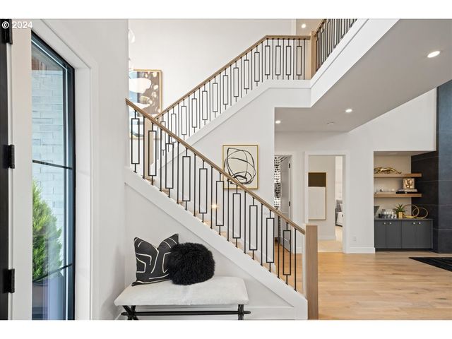 13305 AMBER Pl, Lake Oswego, OR 97034