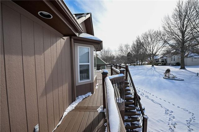 5118 SW Pelican Point, Lee's Summit, MO 64082