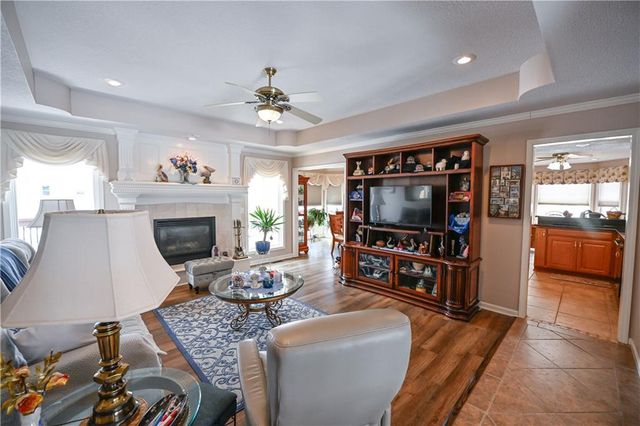 5118 SW Pelican Point, Lee's Summit, MO 64082