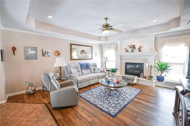 5118 SW Pelican Point, Lee's Summit, MO 64082