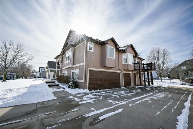 5118 SW Pelican Point, Lee's Summit, MO 64082