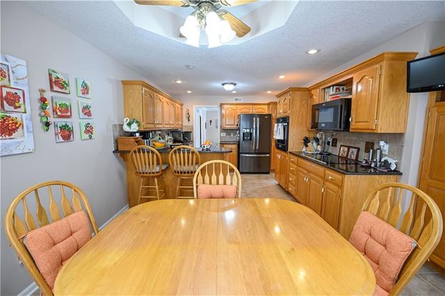 5118 SW Pelican Point, Lee's Summit, MO 64082