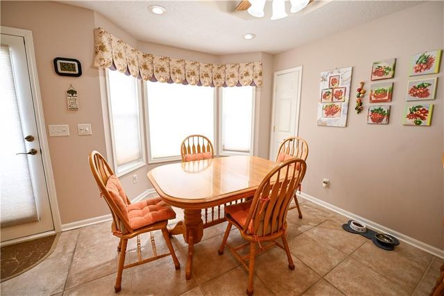 5118 SW Pelican Point, Lee's Summit, MO 64082