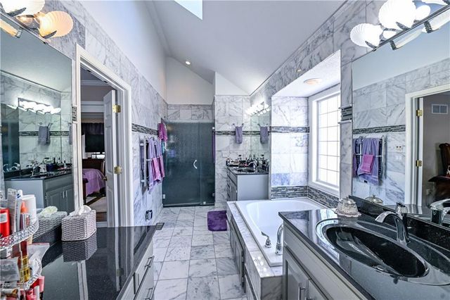 5118 SW Pelican Point, Lee's Summit, MO 64082