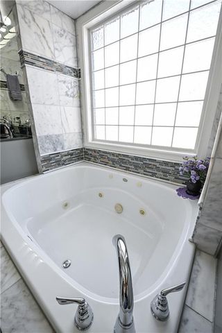 5118 SW Pelican Point, Lee's Summit, MO 64082