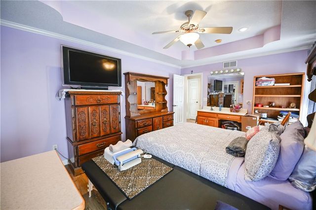 5118 SW Pelican Point, Lee's Summit, MO 64082