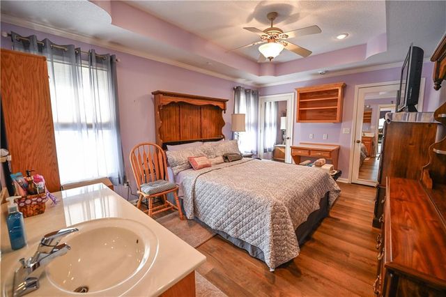 5118 SW Pelican Point, Lee's Summit, MO 64082