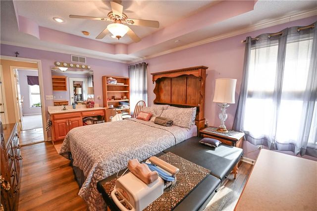 5118 SW Pelican Point, Lee's Summit, MO 64082