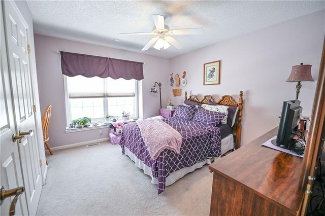 5118 SW Pelican Point, Lee's Summit, MO 64082