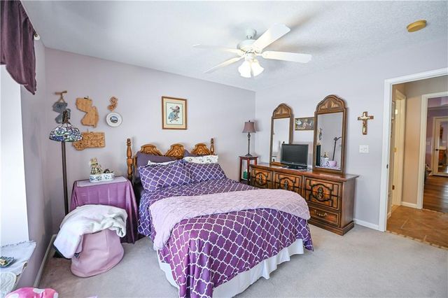 5118 SW Pelican Point, Lee's Summit, MO 64082