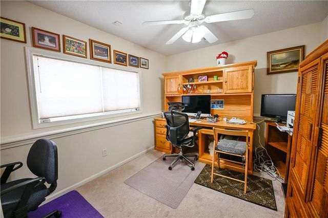 5118 SW Pelican Point, Lee's Summit, MO 64082