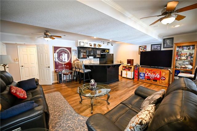 5118 SW Pelican Point, Lee's Summit, MO 64082