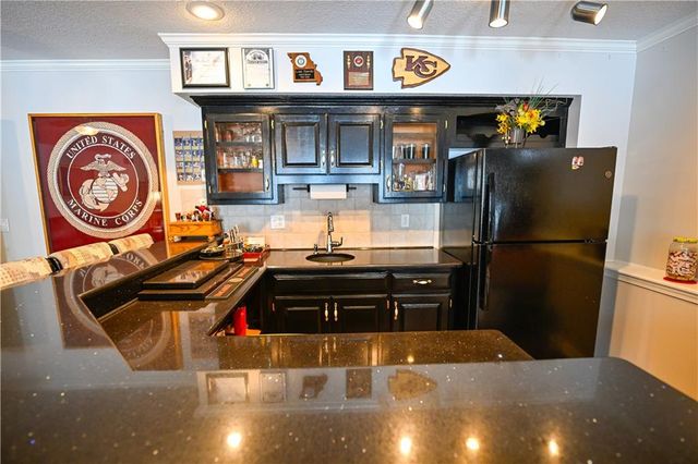 5118 SW Pelican Point, Lee's Summit, MO 64082