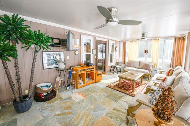 5118 SW Pelican Point, Lee's Summit, MO 64082