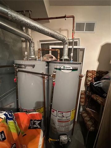 5118 SW Pelican Point, Lee's Summit, MO 64082