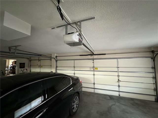 5118 SW Pelican Point, Lee's Summit, MO 64082