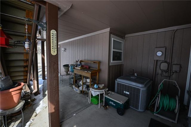 5118 SW Pelican Point, Lee's Summit, MO 64082