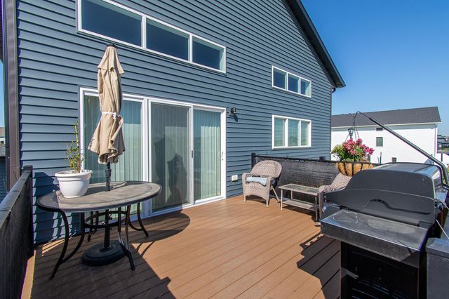 5507 Lori Lane W, West Fargo, ND 58078