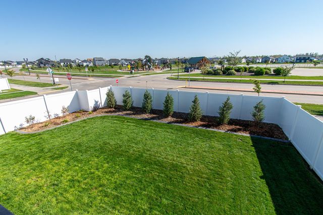 5507 Lori Lane W, West Fargo, ND 58078