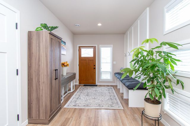 5507 Lori Lane W, West Fargo, ND 58078