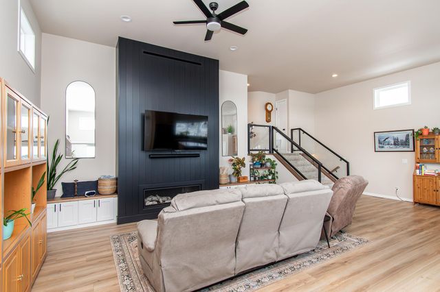 5507 Lori Lane W, West Fargo, ND 58078