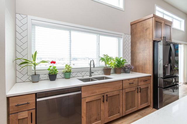 5507 Lori Lane W, West Fargo, ND 58078