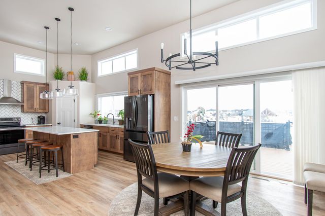 5507 Lori Lane W, West Fargo, ND 58078