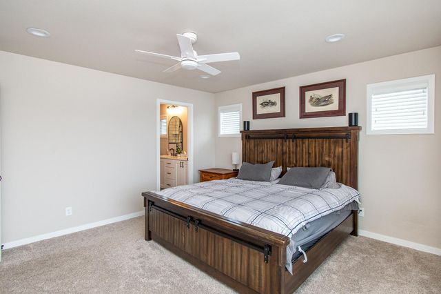 5507 Lori Lane W, West Fargo, ND 58078