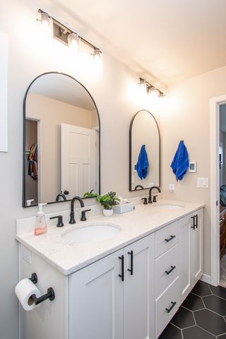 5507 Lori Lane W, West Fargo, ND 58078