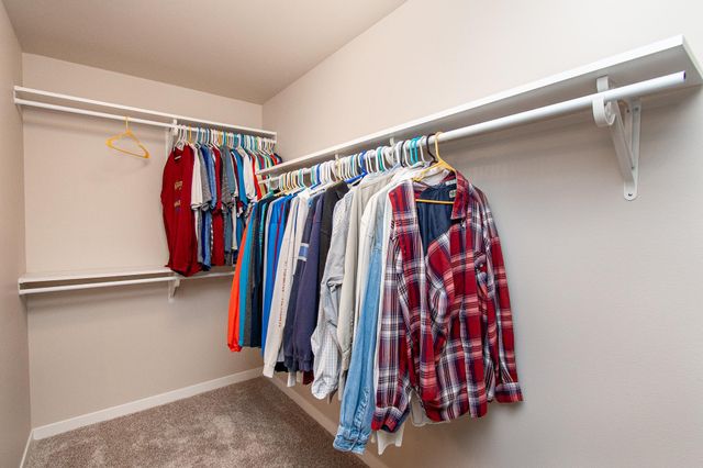 5507 Lori Lane W, West Fargo, ND 58078