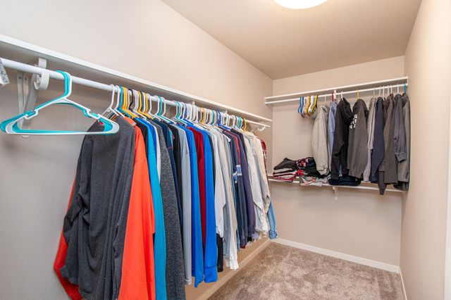 5507 Lori Lane W, West Fargo, ND 58078