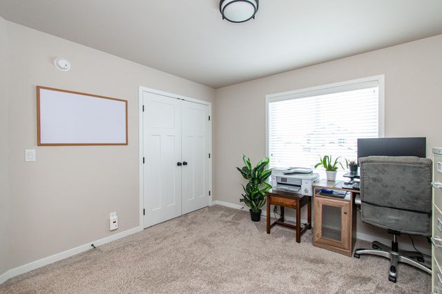 5507 Lori Lane W, West Fargo, ND 58078