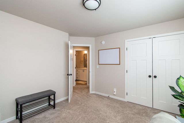 5507 Lori Lane W, West Fargo, ND 58078