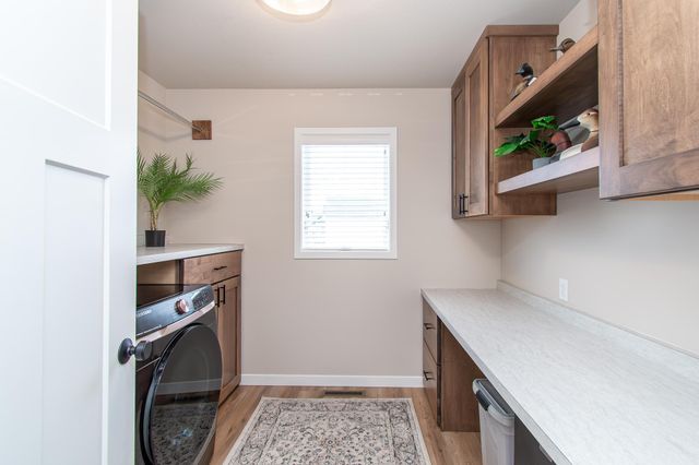 5507 Lori Lane W, West Fargo, ND 58078