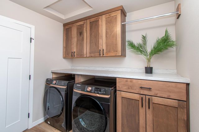 5507 Lori Lane W, West Fargo, ND 58078