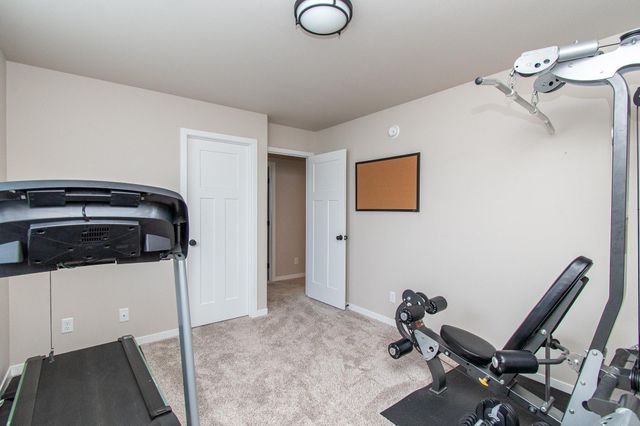 5507 Lori Lane W, West Fargo, ND 58078