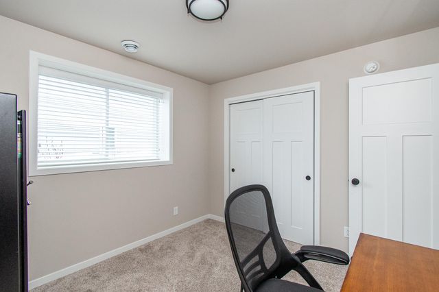 5507 Lori Lane W, West Fargo, ND 58078