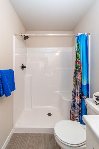 5507 Lori Lane W, West Fargo, ND 58078