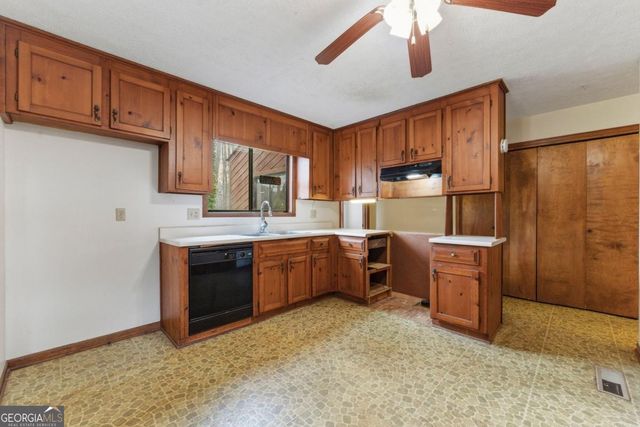 2527 Kingsley Drive NE, Marietta, GA 30062