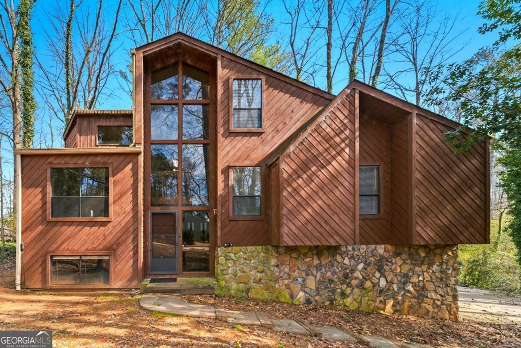 2527 Kingsley Drive NE, Marietta, GA 30062