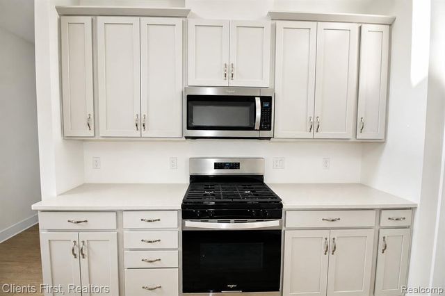 49537 Coldwater Ridge Drive, Northville, MI 48168