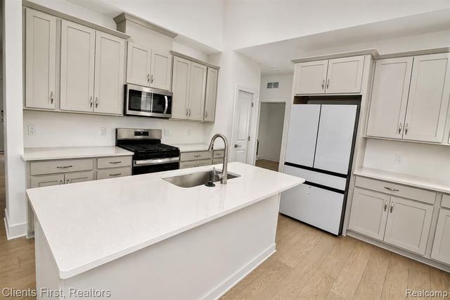 49537 Coldwater Ridge Drive, Northville, MI 48168