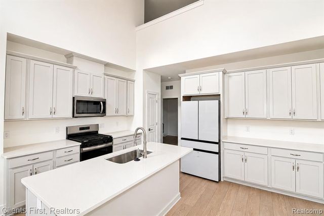 49537 Coldwater Ridge Drive, Northville, MI 48168